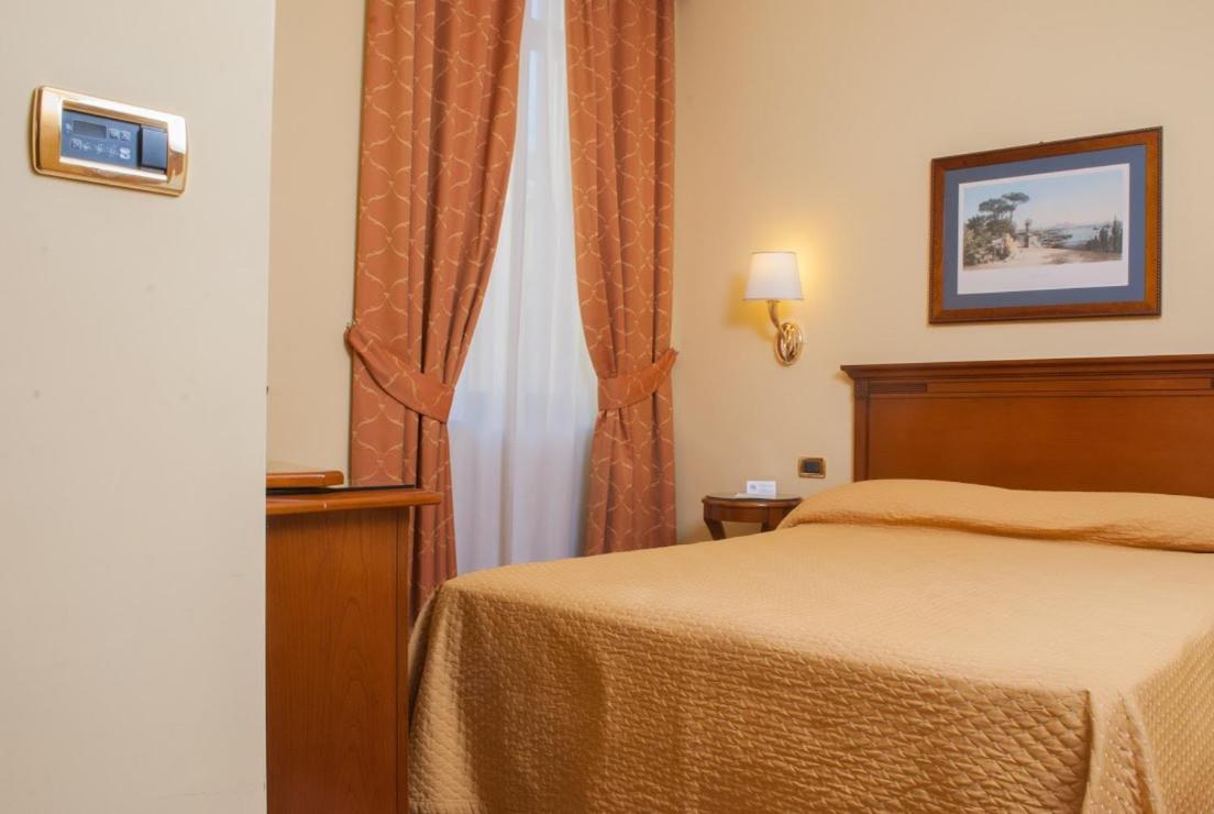 Le Cheminee Business Hotel Napoli Exterior foto